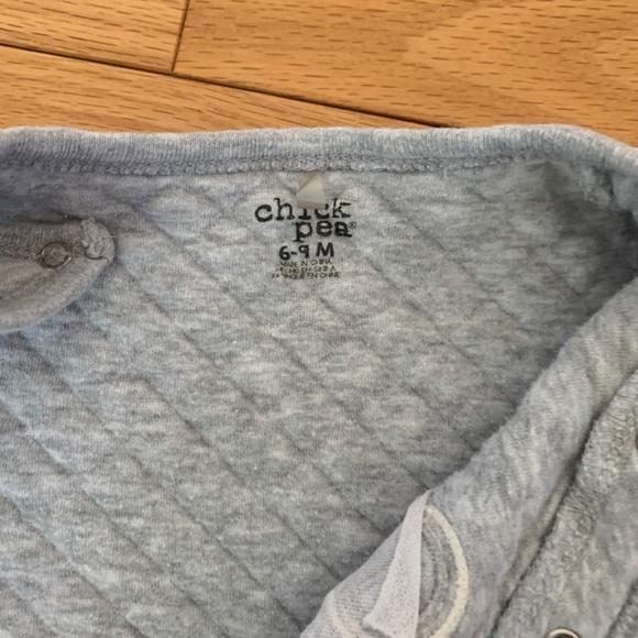 Chick Pea Quilted Footed Sleeper – Grey Bear (Size 6-9 Months) - Picture 2 of 2